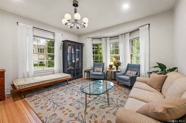 11 Maple Avenue, Larchmont, NY 10538