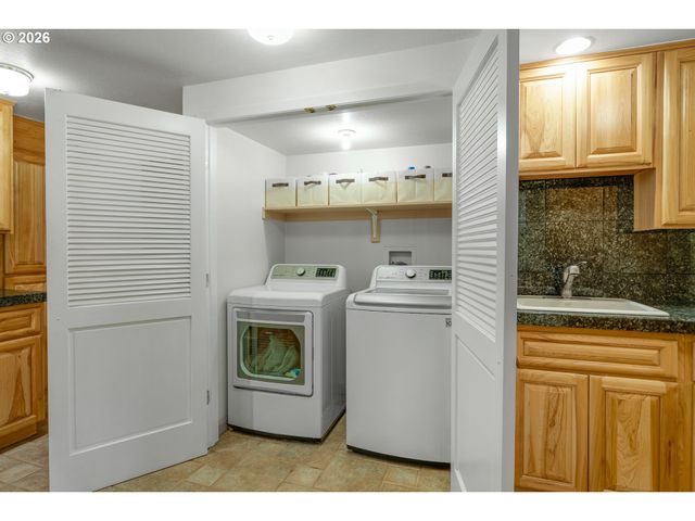21115 Se LANGENSAND Rd, Sandy, OR 97055