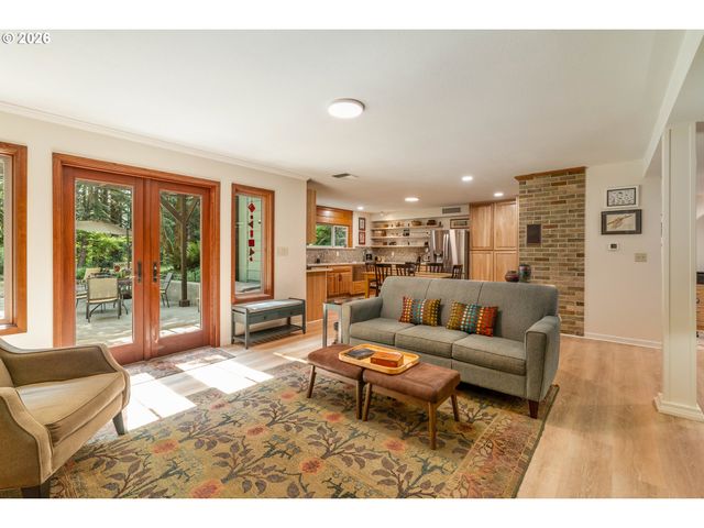 21115 Se LANGENSAND Rd, Sandy, OR 97055