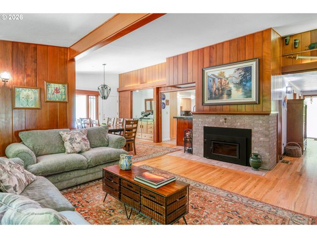 21115 Se LANGENSAND Rd, Sandy, OR 97055