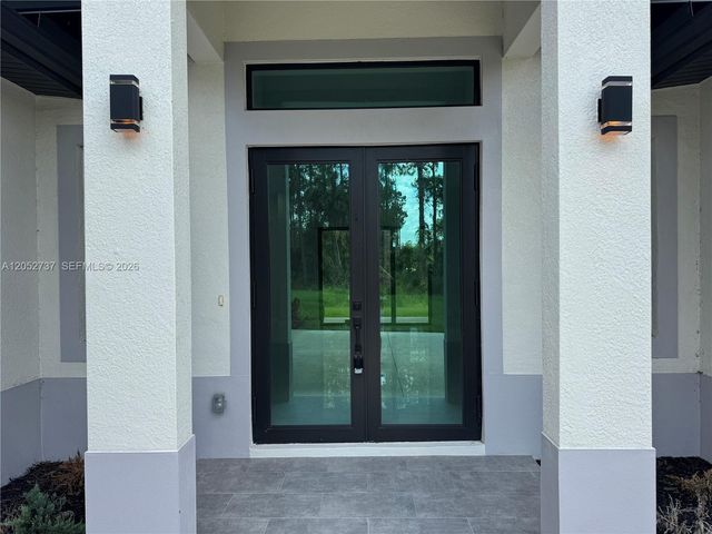 4518 6th Avenue SE, Naples, FL 34117