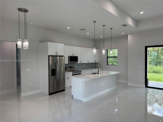 4518 6th Avenue SE, Naples, FL 34117