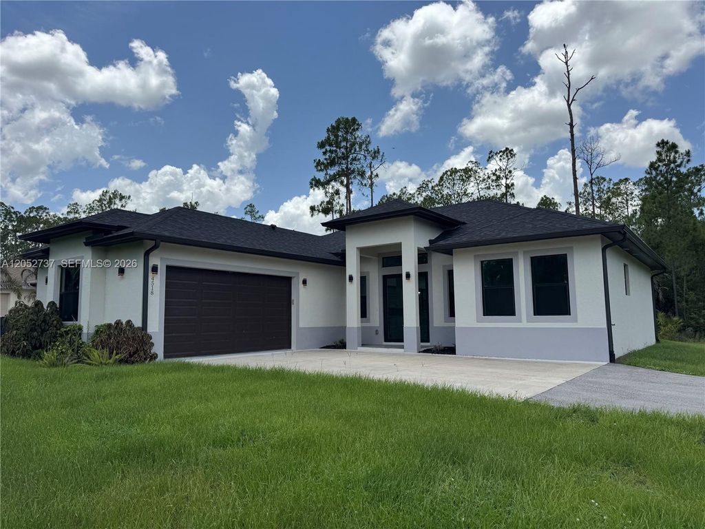 4518 6th Avenue SE, Naples, FL 34117