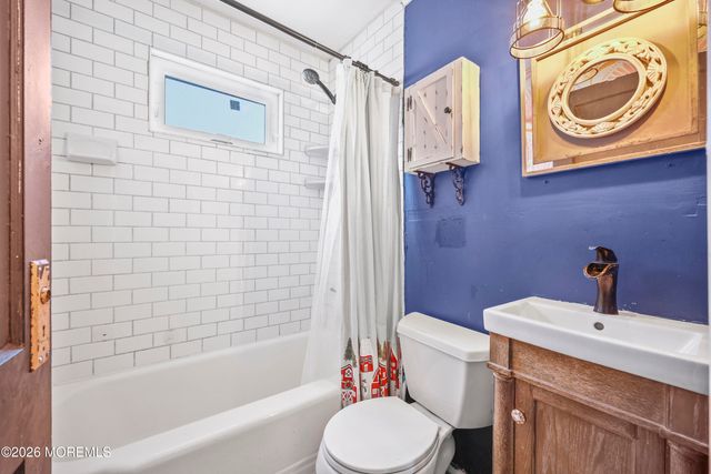 11 Poplar Avenue, Hazlet, NJ 07734