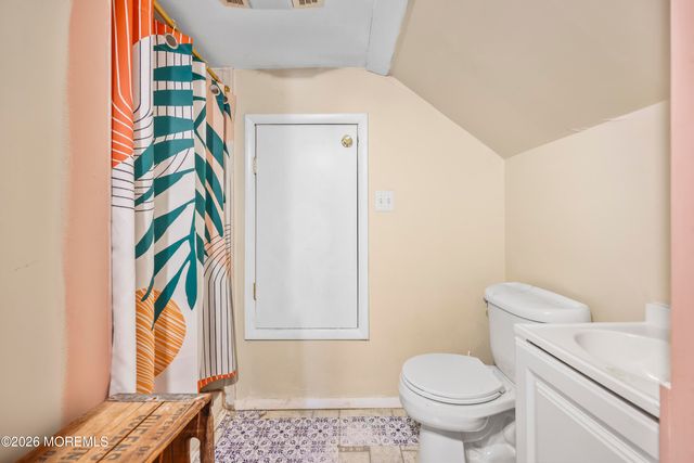 11 Poplar Avenue, Hazlet, NJ 07734