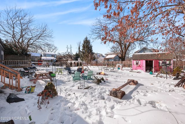 11 Poplar Avenue, Hazlet, NJ 07734