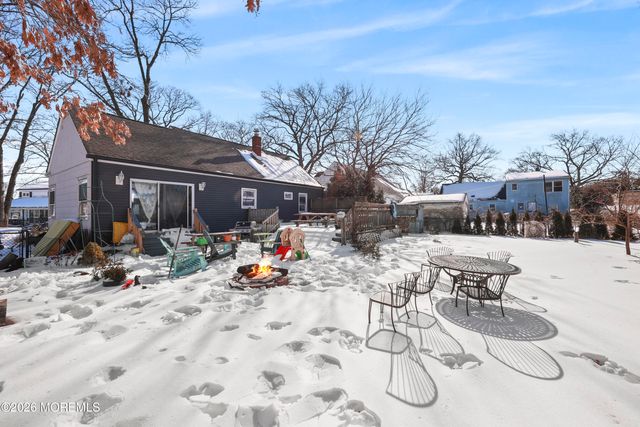 11 Poplar Avenue, Hazlet, NJ 07734