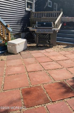 11 Poplar Avenue, Hazlet, NJ 07734