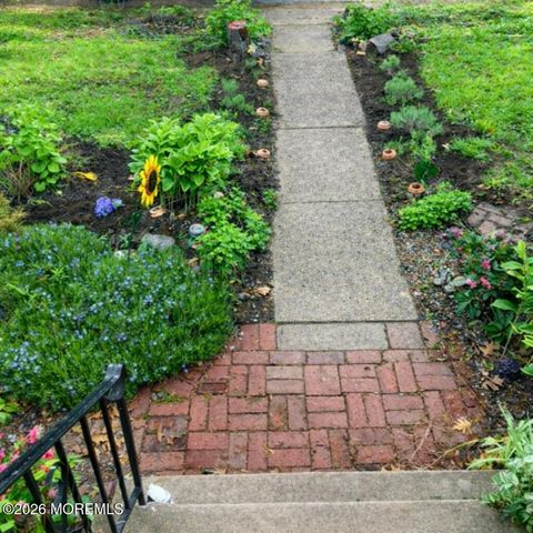 11 Poplar Avenue, Hazlet, NJ 07734