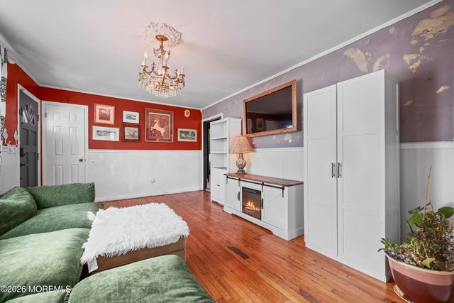 11 Poplar Avenue, Hazlet, NJ 07734