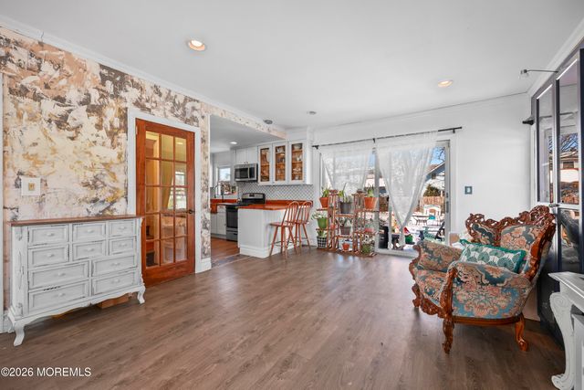 11 Poplar Avenue, Hazlet, NJ 07734