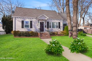 11 Poplar Avenue, Hazlet, NJ 07734