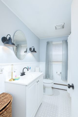 5 Piehl Ave, Worcester, MA 01606