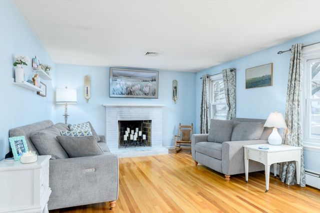 5 Piehl Ave, Worcester, MA 01606