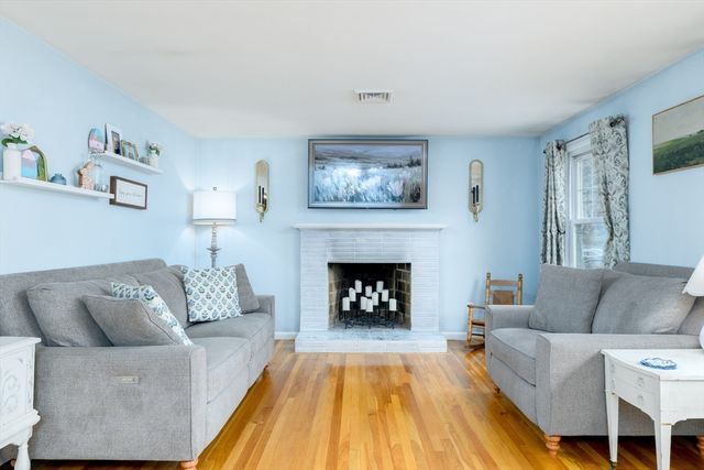 5 Piehl Ave, Worcester, MA 01606