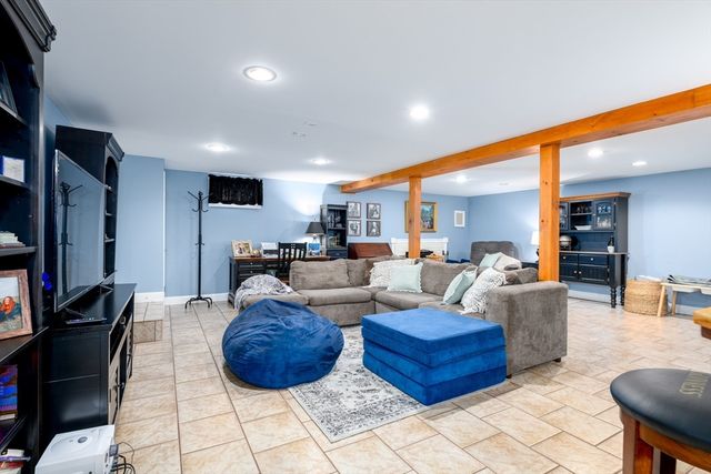 5 Piehl Ave, Worcester, MA 01606