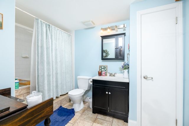 5 Piehl Ave, Worcester, MA 01606