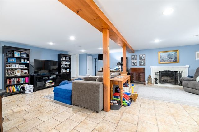 5 Piehl Ave, Worcester, MA 01606