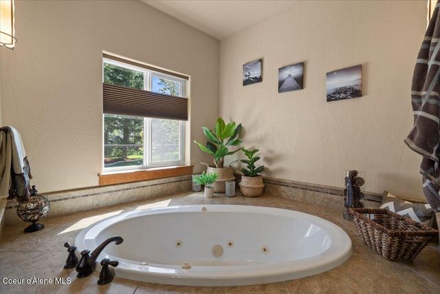 13434 N Abeja RD, Rathdrum, ID 83858