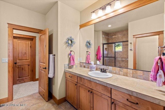 13434 N Abeja RD, Rathdrum, ID 83858