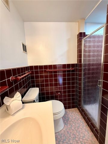 11820 Edgewater Drive, Lakewood, OH 44107