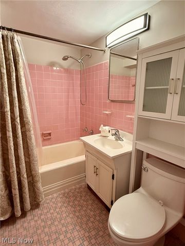 11820 Edgewater Drive, Lakewood, OH 44107