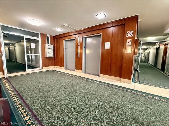 11820 Edgewater Drive, Lakewood, OH 44107