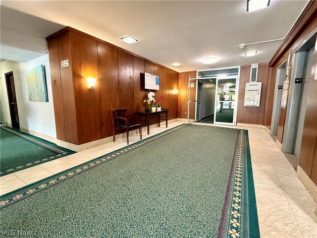 11820 Edgewater Drive, Lakewood, OH 44107