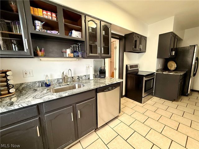 11820 Edgewater Drive, Lakewood, OH 44107