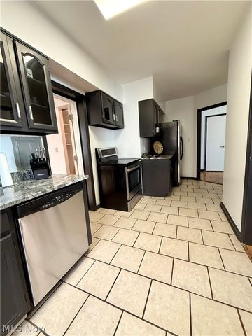 11820 Edgewater Drive, Lakewood, OH 44107