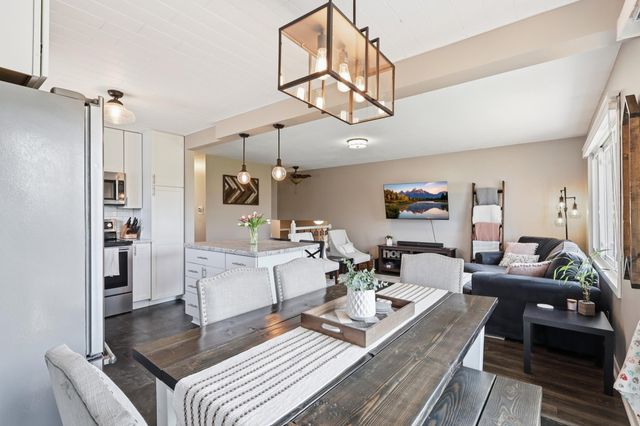 852 Cortland Drive, Apple Valley, MN 55124