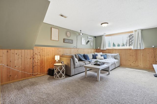 852 Cortland Drive, Apple Valley, MN 55124