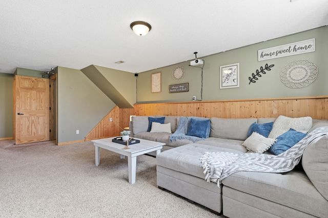 852 Cortland Drive, Apple Valley, MN 55124