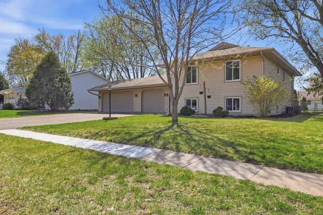 852 Cortland Drive, Apple Valley, MN 55124