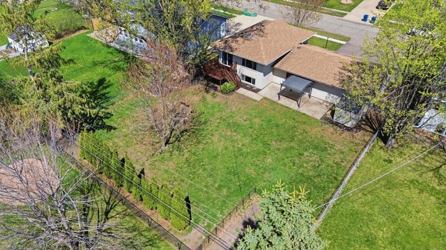 852 Cortland Drive, Apple Valley, MN 55124