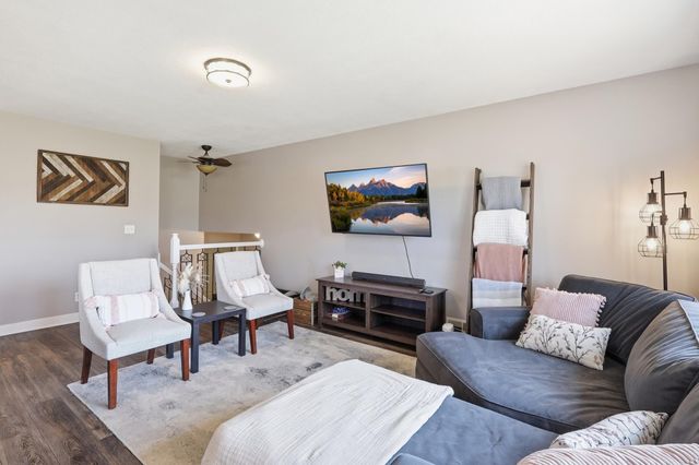 852 Cortland Drive, Apple Valley, MN 55124