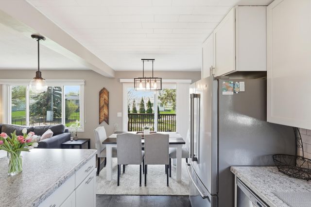 852 Cortland Drive, Apple Valley, MN 55124