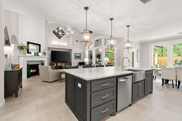 23 Wooded Path Place, The Woodlands, TX 77382