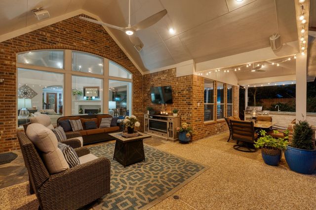 23 Wooded Path Place, The Woodlands, TX 77382