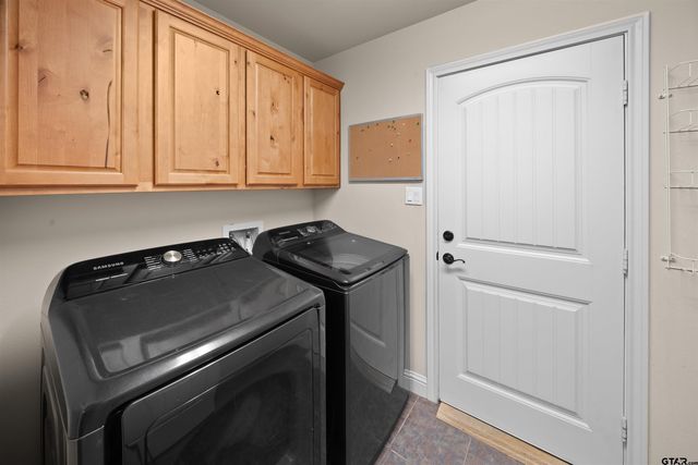 2559 Lazy Acres Ln, Tyler, TX 75707