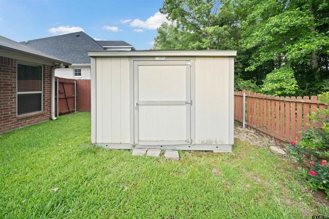 2559 Lazy Acres Ln, Tyler, TX 75707