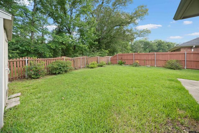 2559 Lazy Acres Ln, Tyler, TX 75707