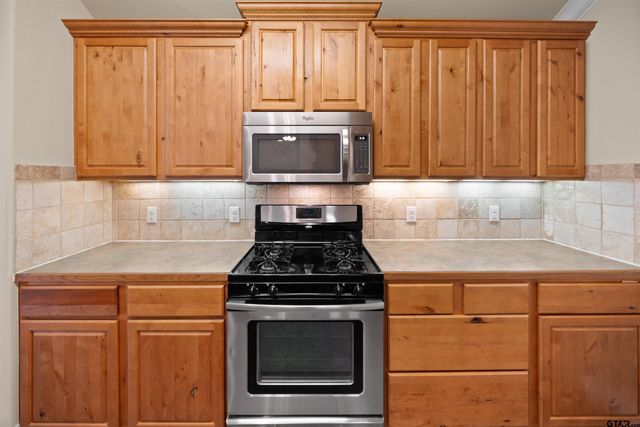 2559 Lazy Acres Ln, Tyler, TX 75707