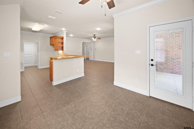 2559 Lazy Acres Ln, Tyler, TX 75707