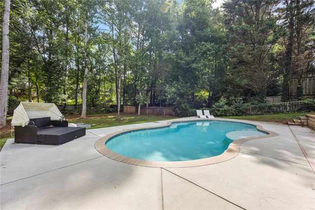 410 Saint Simons Cove, Lawrenceville, GA 30044