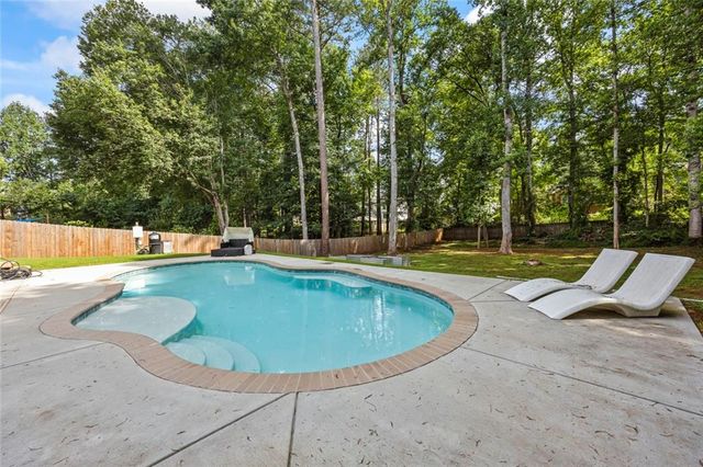 410 Saint Simons Cove, Lawrenceville, GA 30044