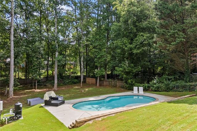410 Saint Simons Cove, Lawrenceville, GA 30044