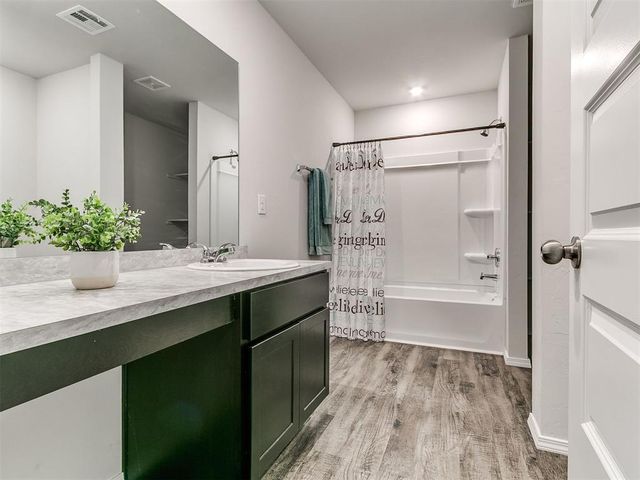 21185 River Mist Drive, Harrah, OK 73045