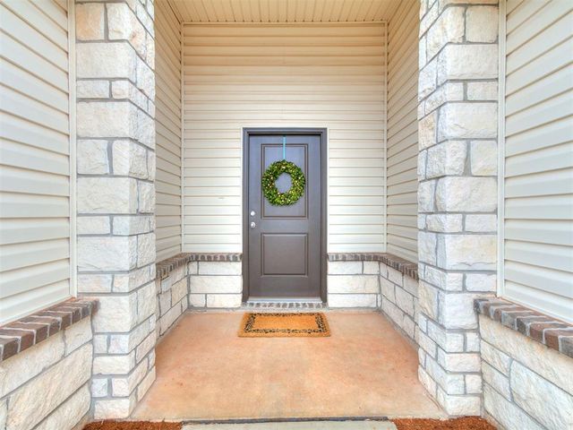 21185 River Mist Drive, Harrah, OK 73045