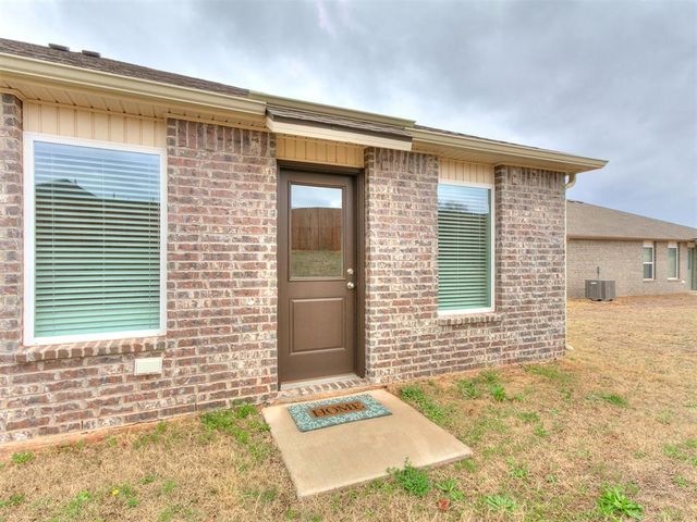21185 River Mist Drive, Harrah, OK 73045